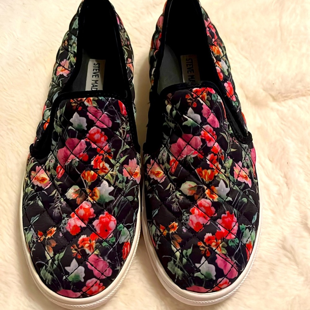 Steve Madden Womens ECENTRCQ Sneakers Slipons 1181 Size 8.5